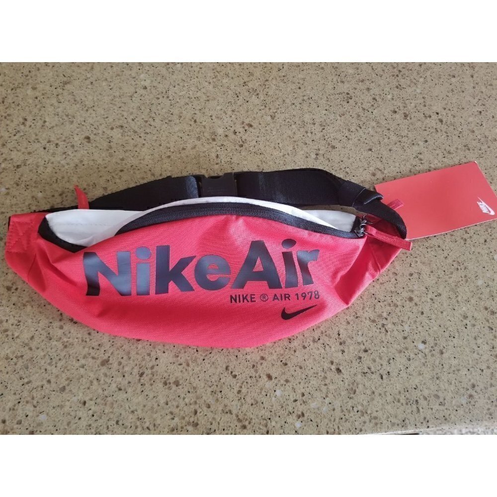 - Nike air sportswear heritage 2.0‎ fanny pack adjustable color: red/Black/